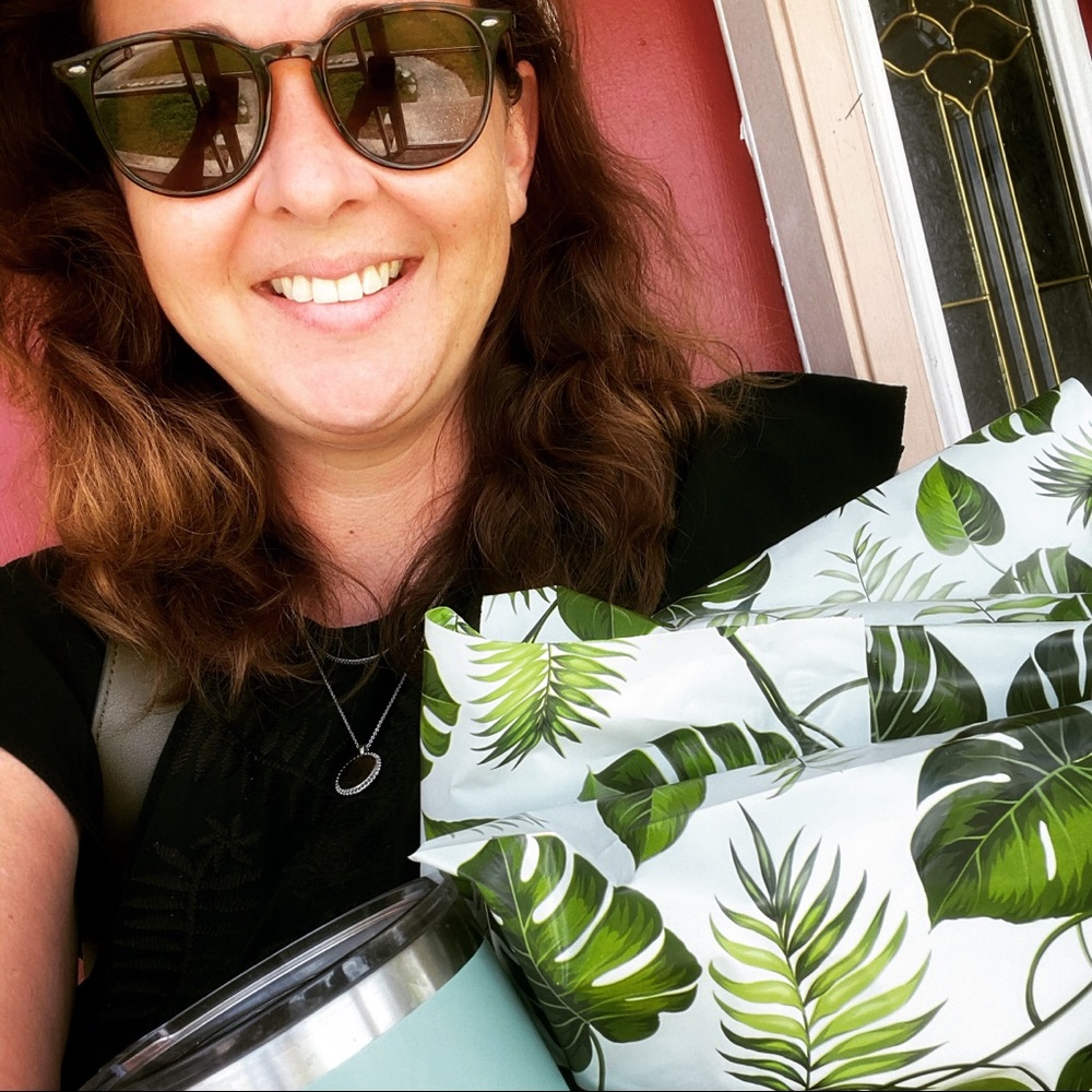 Meet your Posher, Noelle